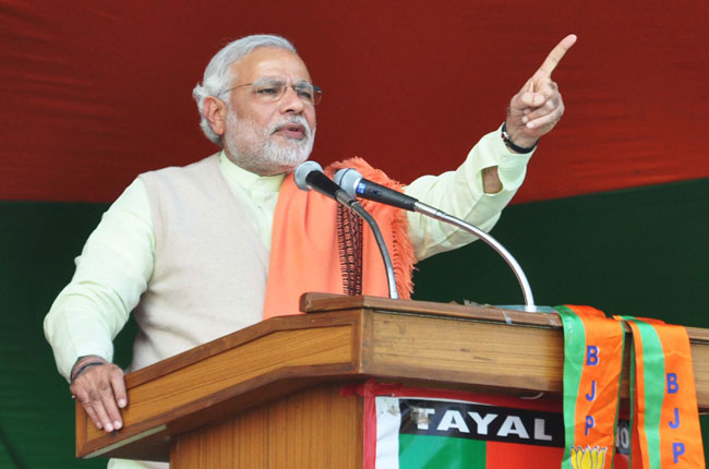 Shri Narendra Modi addressing at a rally